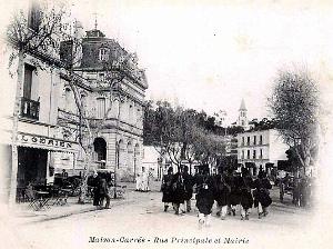 Maison-Carree - Rue principale et Mairie